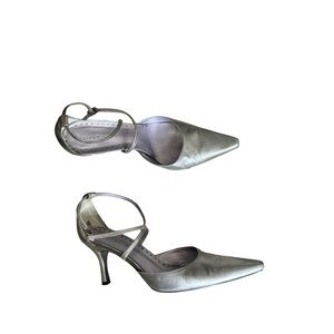 Gianni Bini Silver Pointed Toe Heels